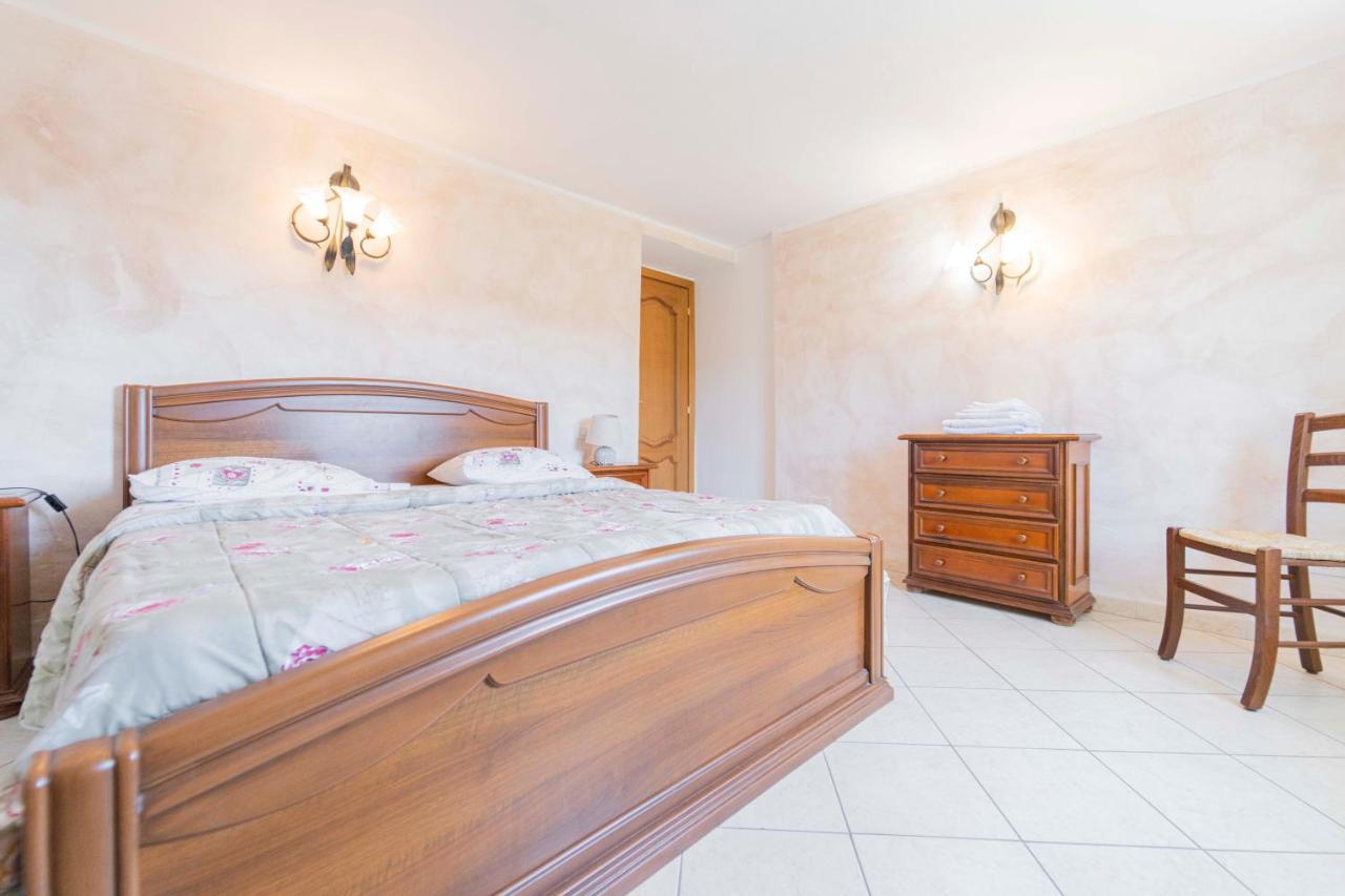 Casa Vacanza Il Portico Монелья Екстер'єр фото