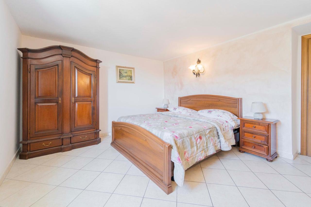 Casa Vacanza Il Portico Монелья Екстер'єр фото