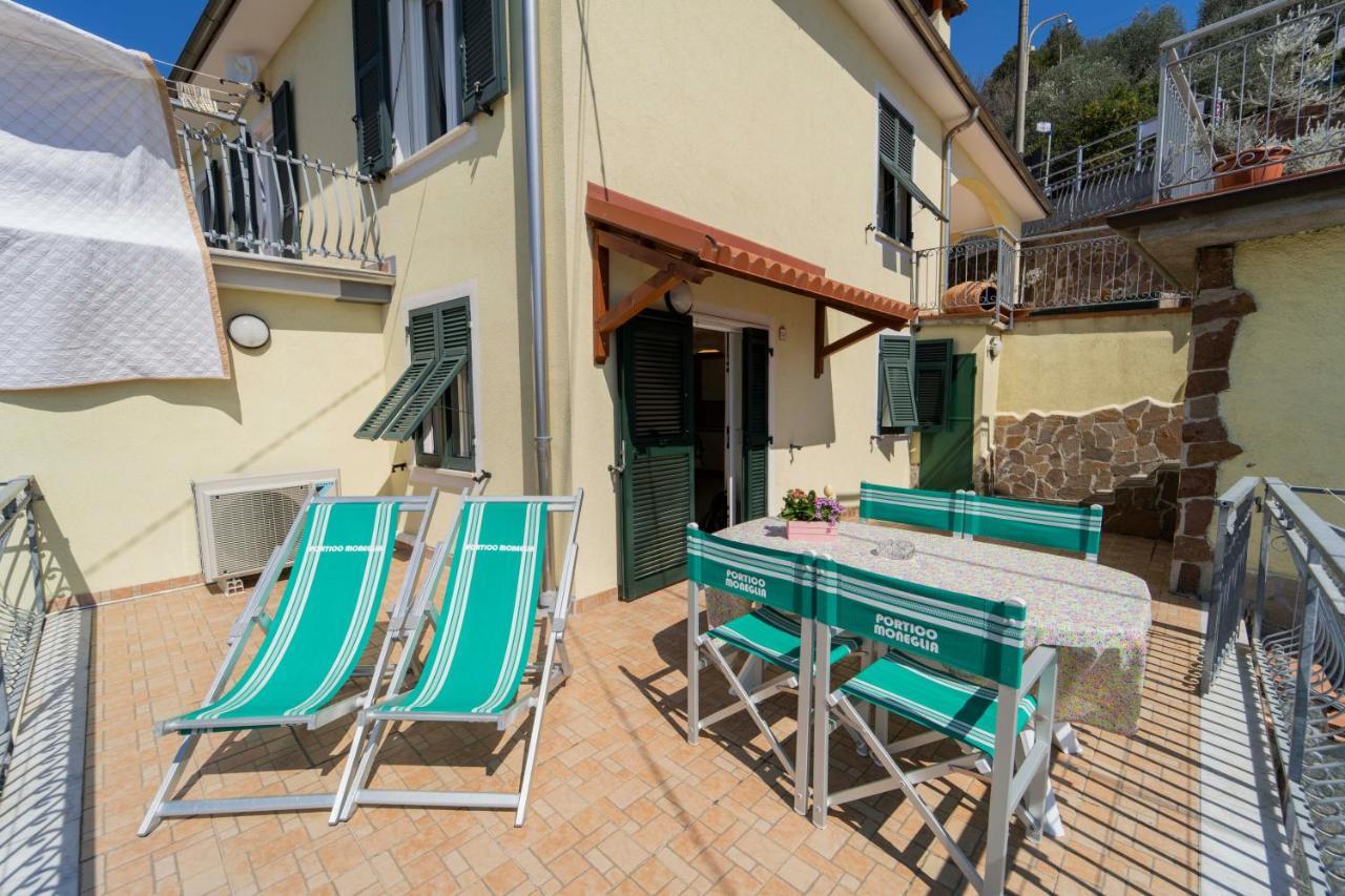 Casa Vacanza Il Portico Монелья Екстер'єр фото
